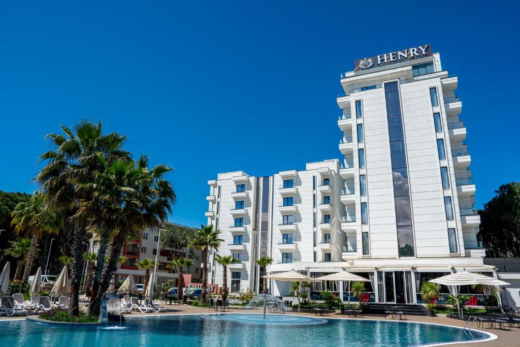Henry Resort & SPA